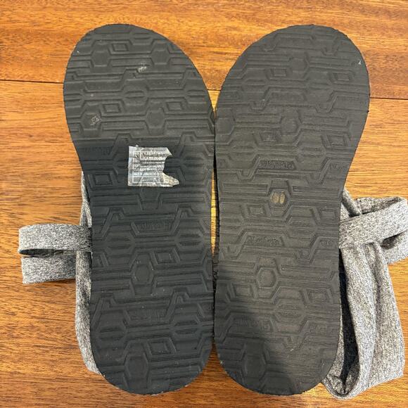 Skechers Sandals Womens Size 8 Gray Black Yoga Foam Fabric Strap Thong Wrap - Picture 6 of 9